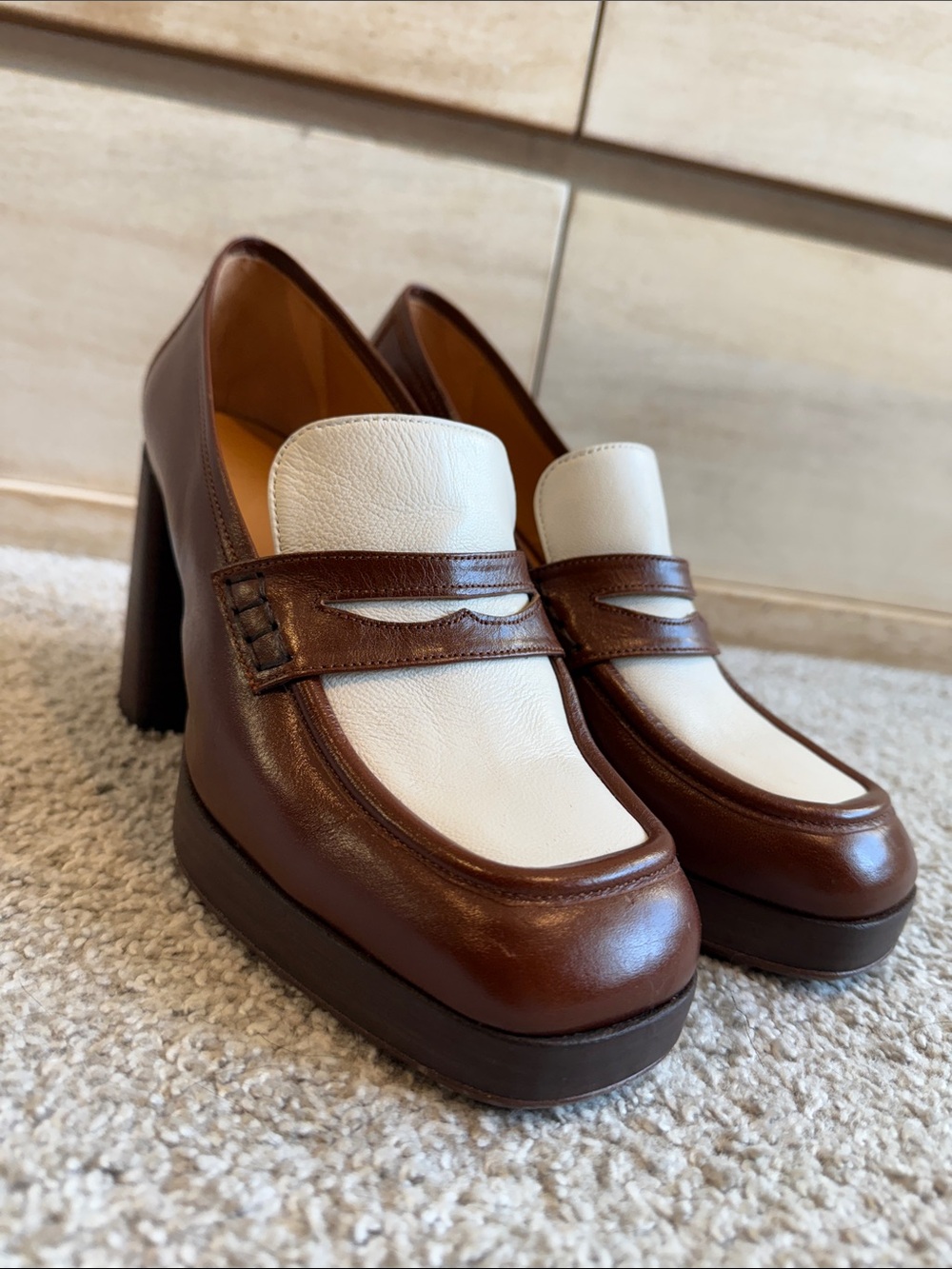 Sezane heeled loafer perfect condition brown and white size 41